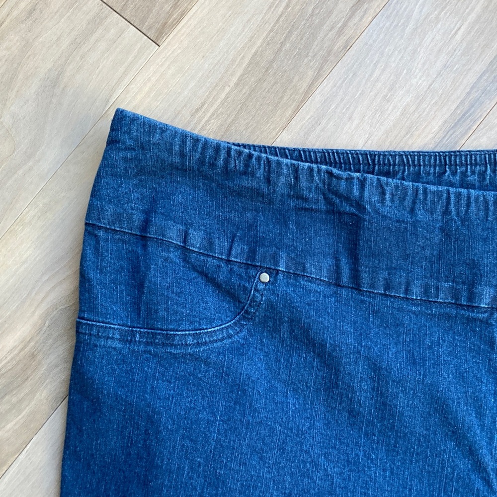 Ruby Rd. Jean Short pull on indigo denim with slimming contour waistband 24W - Picture 5 of 16